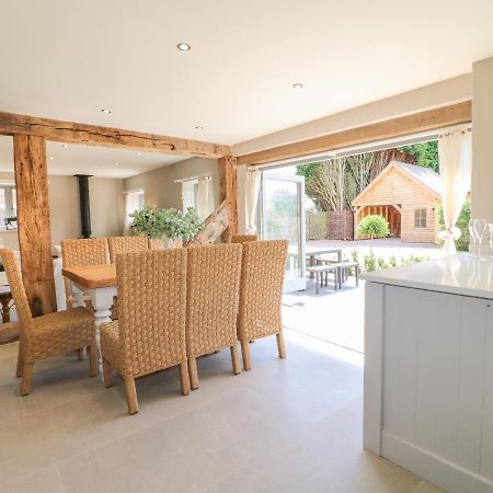 Upper Barn Villa Стафорд Екстериор снимка