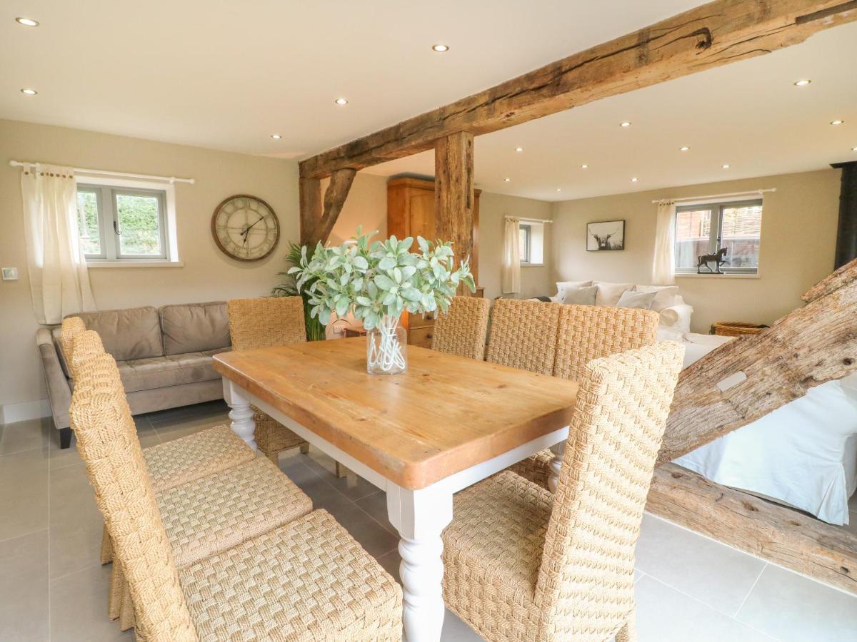 Upper Barn Villa Стафорд Екстериор снимка