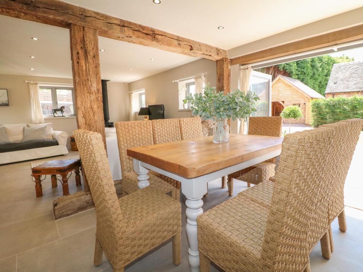 Upper Barn Villa Стафорд Екстериор снимка