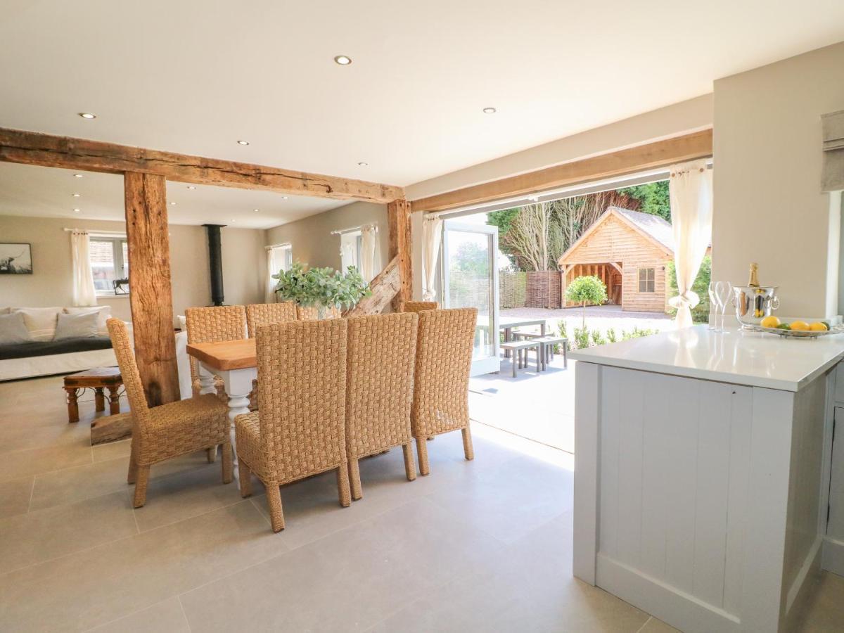 Upper Barn Villa Стафорд Екстериор снимка