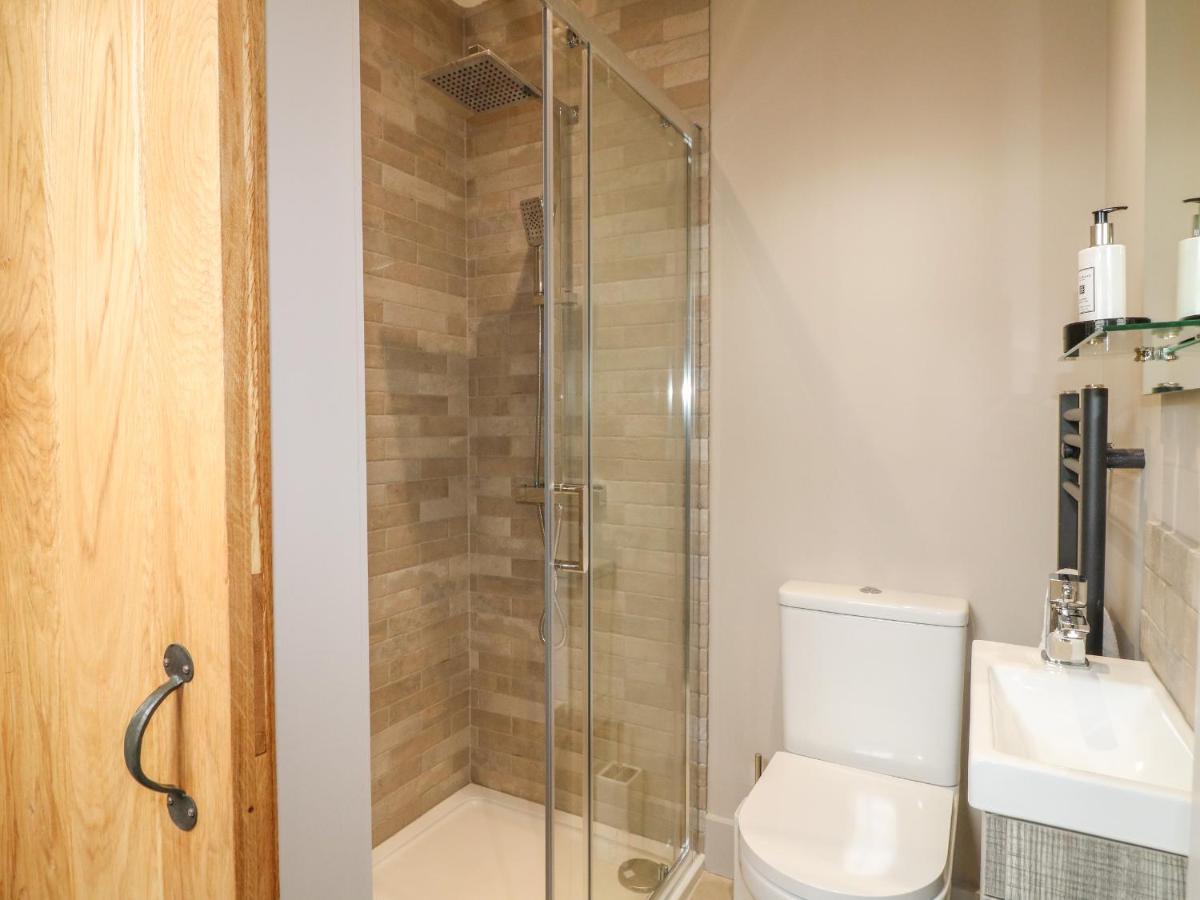 Upper Barn Villa Стафорд Екстериор снимка