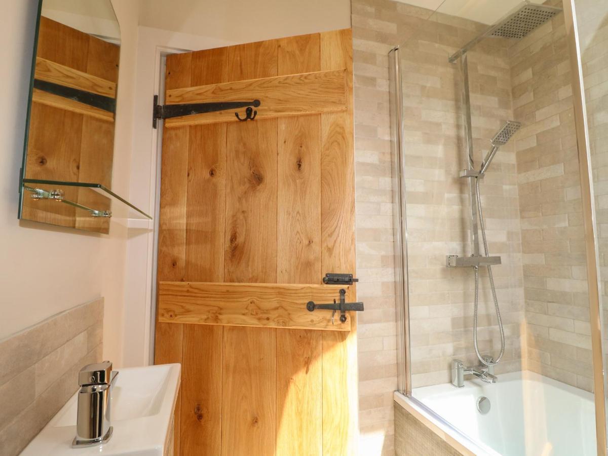 Upper Barn Villa Стафорд Екстериор снимка
