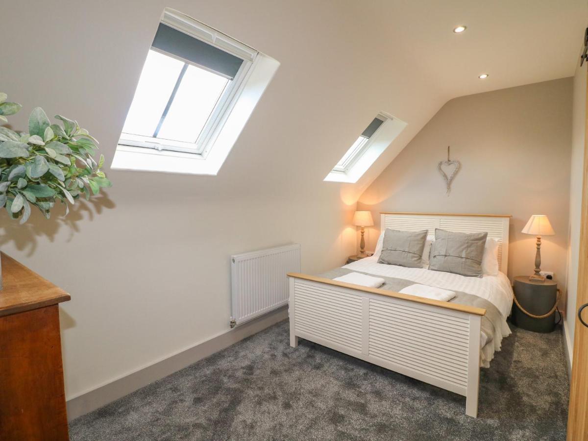 Upper Barn Villa Стафорд Екстериор снимка