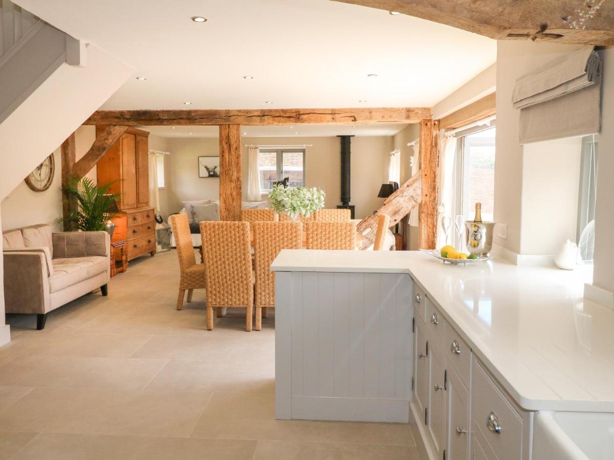 Upper Barn Villa Стафорд Екстериор снимка